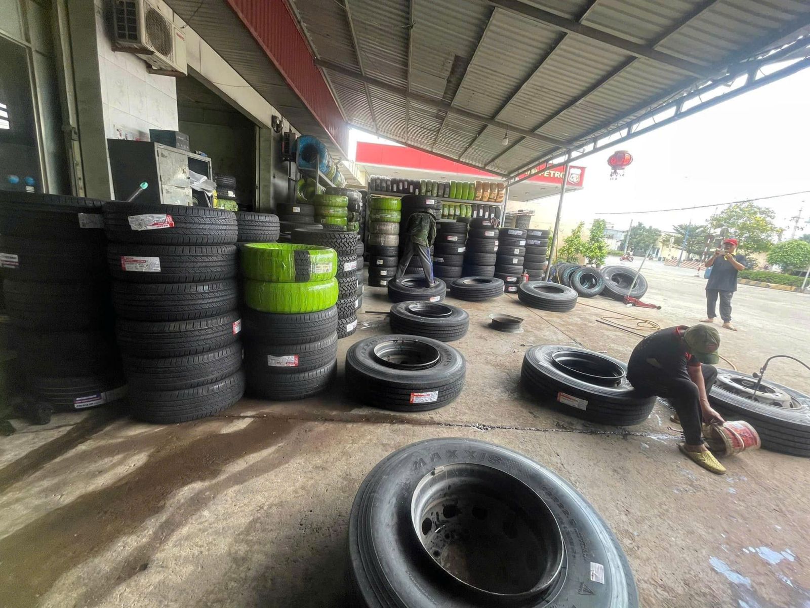 DỊCH VỤ VÁ VỎ - THAY LỐP LƯU ĐỘNG UY TÍN, GIÁ RẺ TẠI DĨ AN, BÌNH DƯƠNG